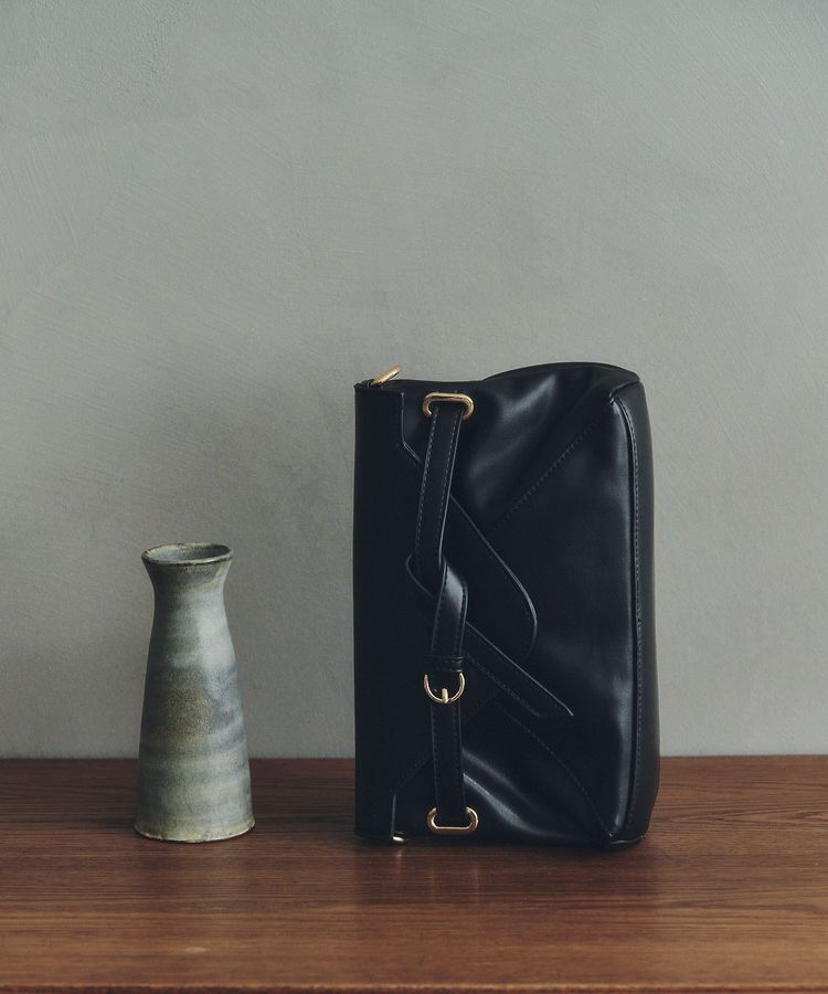 YECCA VECCA「ベルトデザインチェーンバッグ」|ショルダー・メッセンジャー|