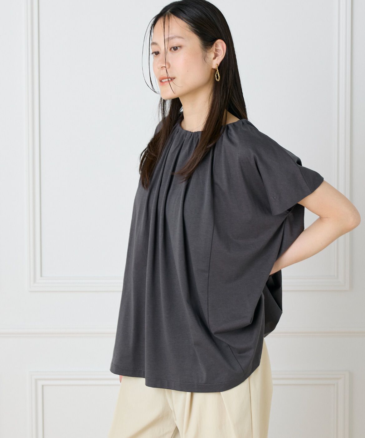 I.T.'S international「ギャザーネックフレンチプルオーバー」|Tシャツ・カットソー|