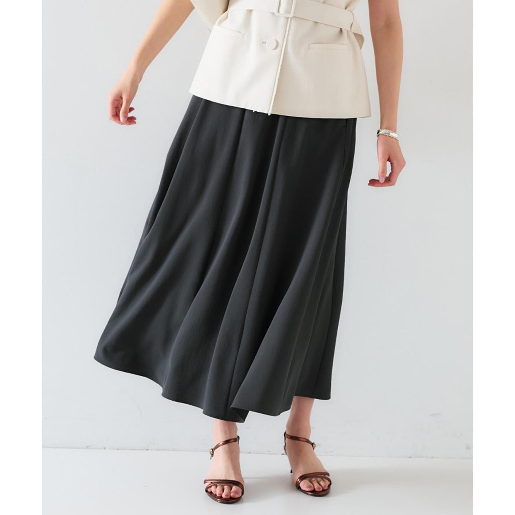 UNTITLED「【セットアップ可/接触冷感/イージーケア】リラクミスト フレアスカート」|スカート|