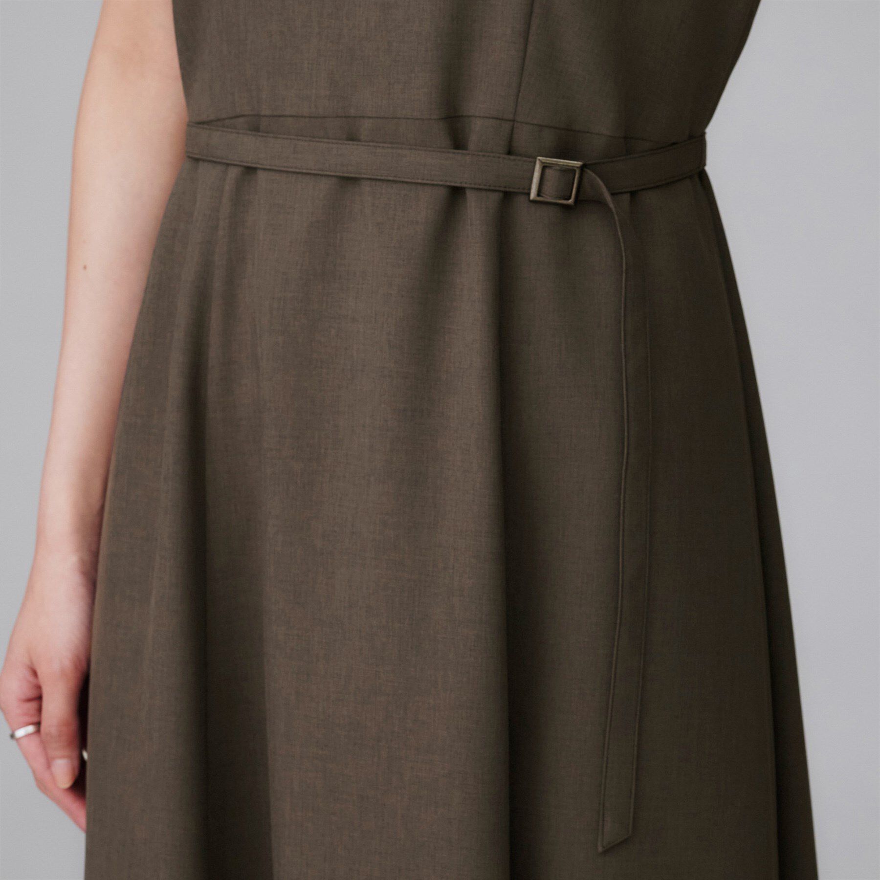 UNTITLED「【きれいめカジュアル/セミフレア】異素材ドッキングワンピース」|ワンピース|