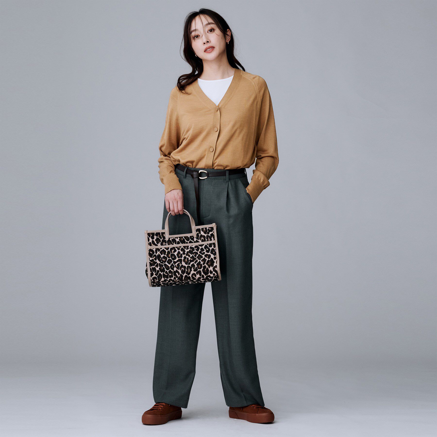 UNTITLED「【アンサンブル可/洗える/Vネック】ウールシルクカーディガン」|カーディガン|