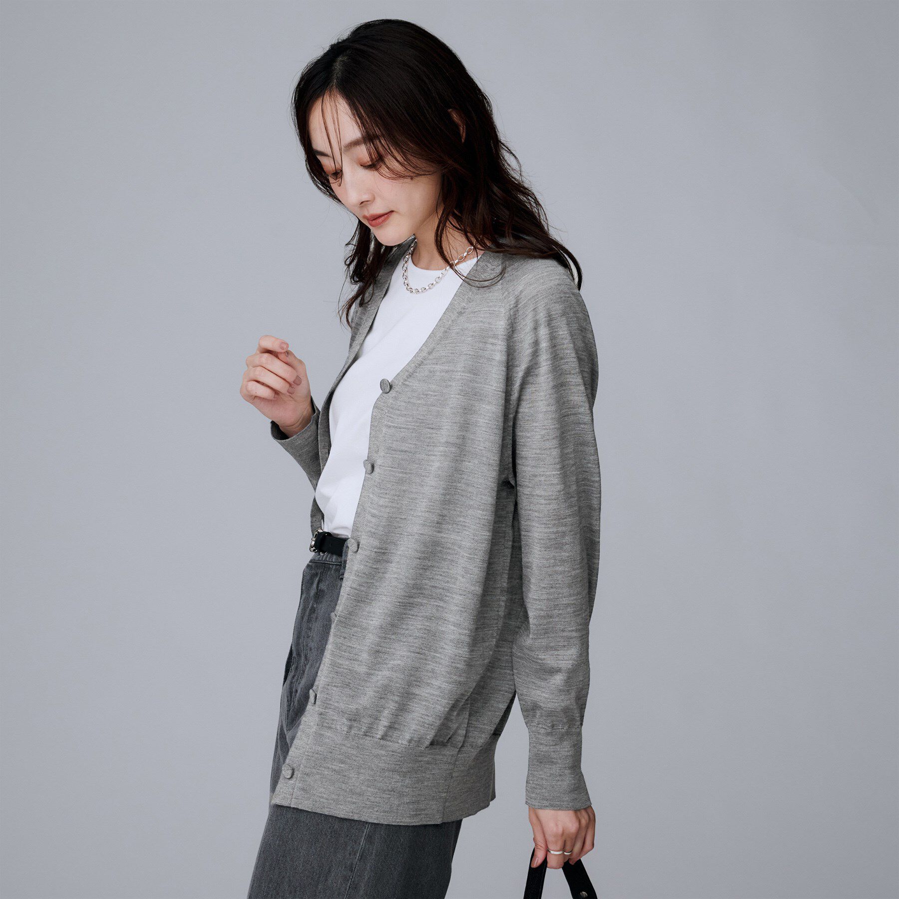 UNTITLED「【アンサンブル可/洗える/Vネック】ウールシルクカーディガン」|カーディガン|