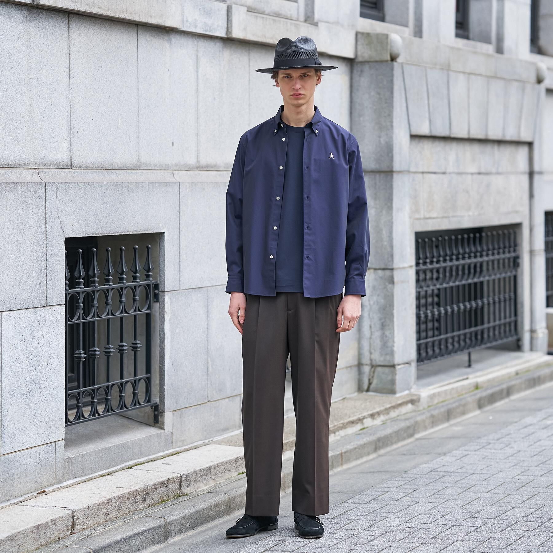 TAKEO KIKUCHI「【BOWLER HAT LABEL】ボーラーハットウォーカー刺繍 ボタンダウンシャツ」|シャツ・ブラウス|