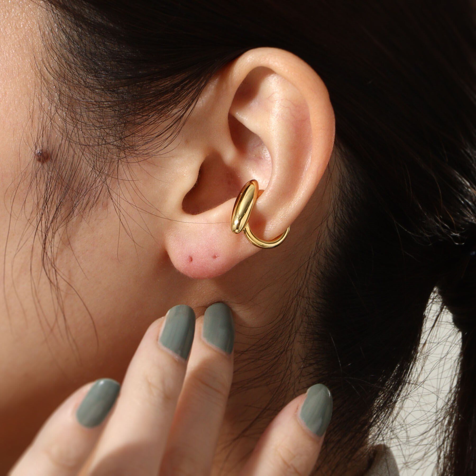 COCOSHNIK ONKITSCH「シルバー オーバルモチーフ スモールイヤーカフ GP」|イヤーカフ|