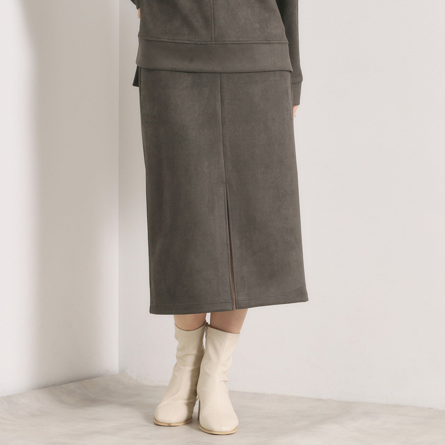 ITS&rsquo;DEMO「【セットアップ可／手洗い可】カットスエードスカート」|スカート|チャコールグレー(0