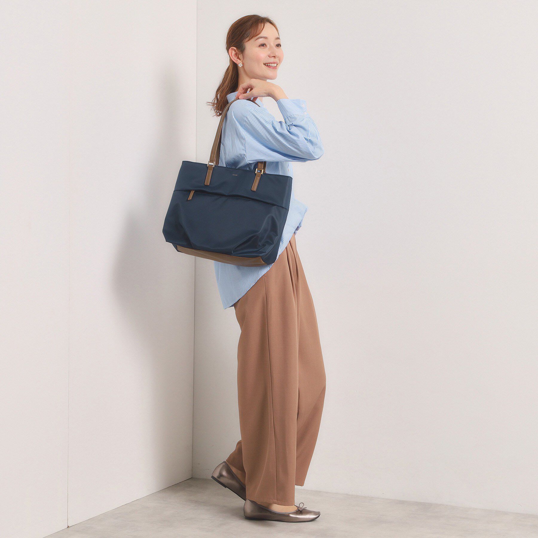 ITS&rsquo;DEMO「【収納アドバイザー監修】合皮コンビA4トート」|トートバッグ|