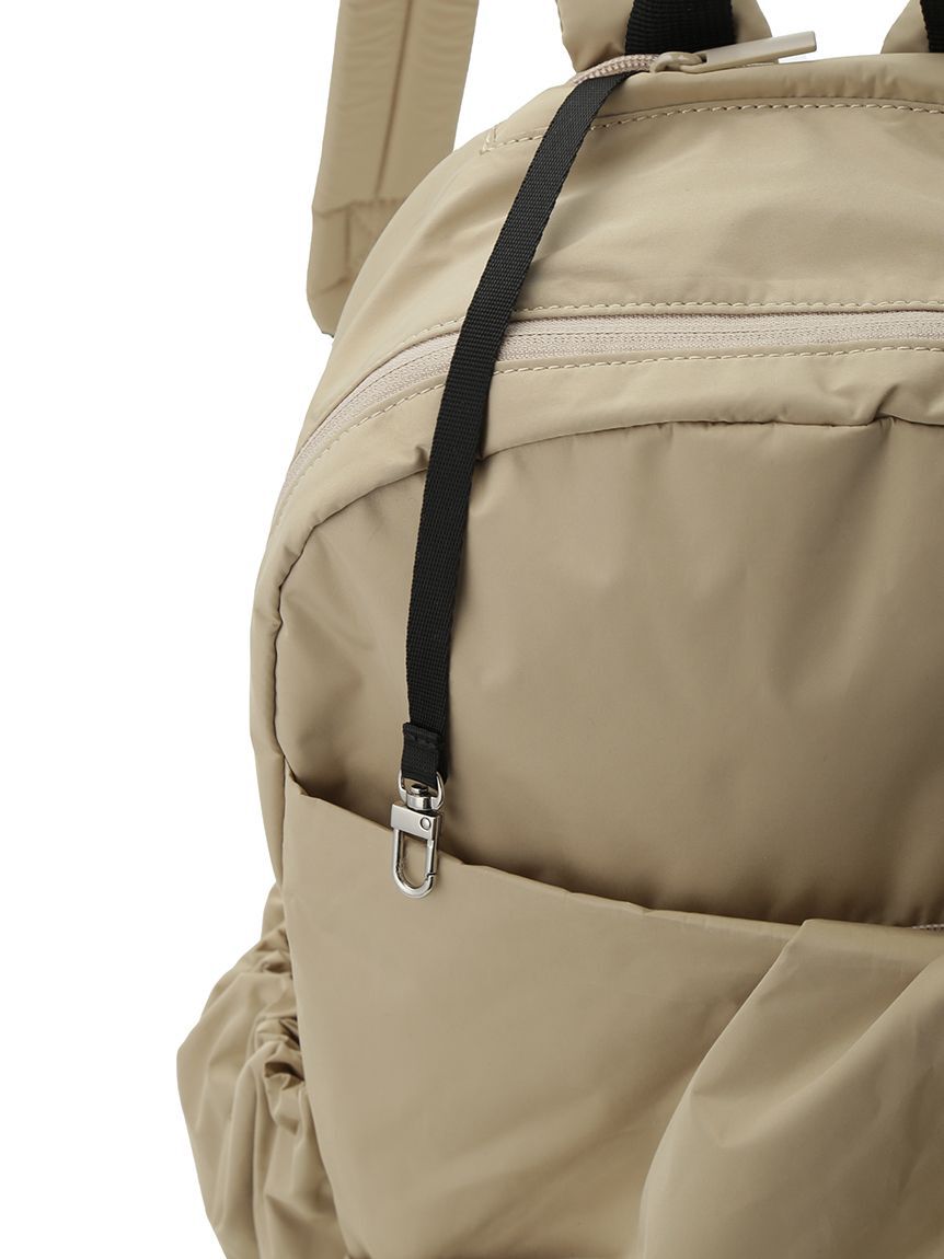 emmi atelier「【ONLINE限定カラー】eco 撥水ギャザーボディーバックパック」|リュック|