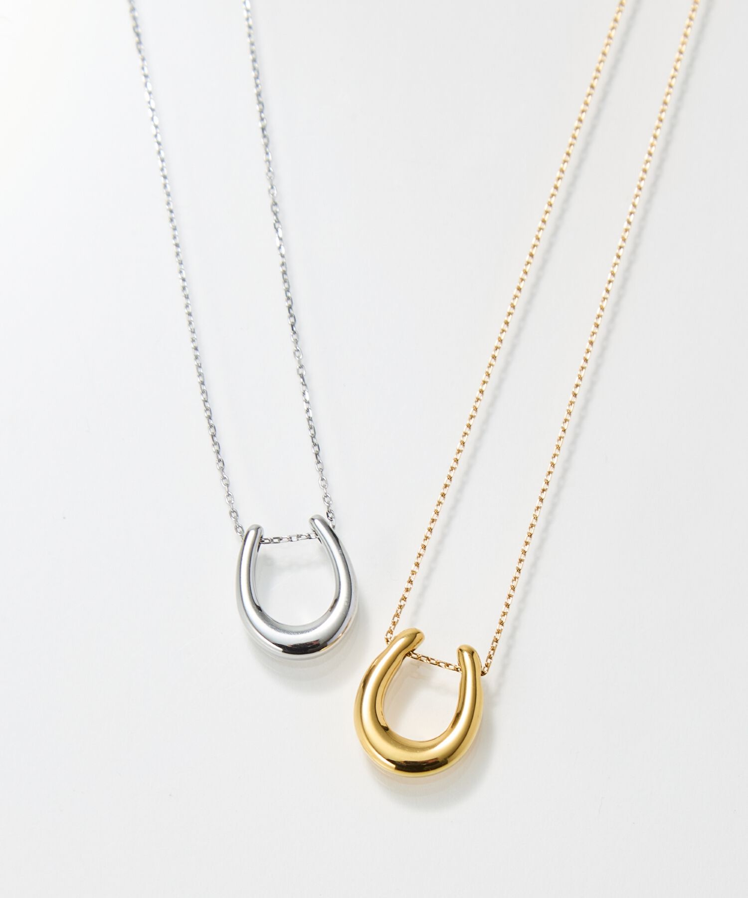 Phoebe「【金属アレルギー対応】メタリックホースシューネックレス　シルバー　ステンレス/馬蹄/蹄鉄/ギフト」|ネックレス|