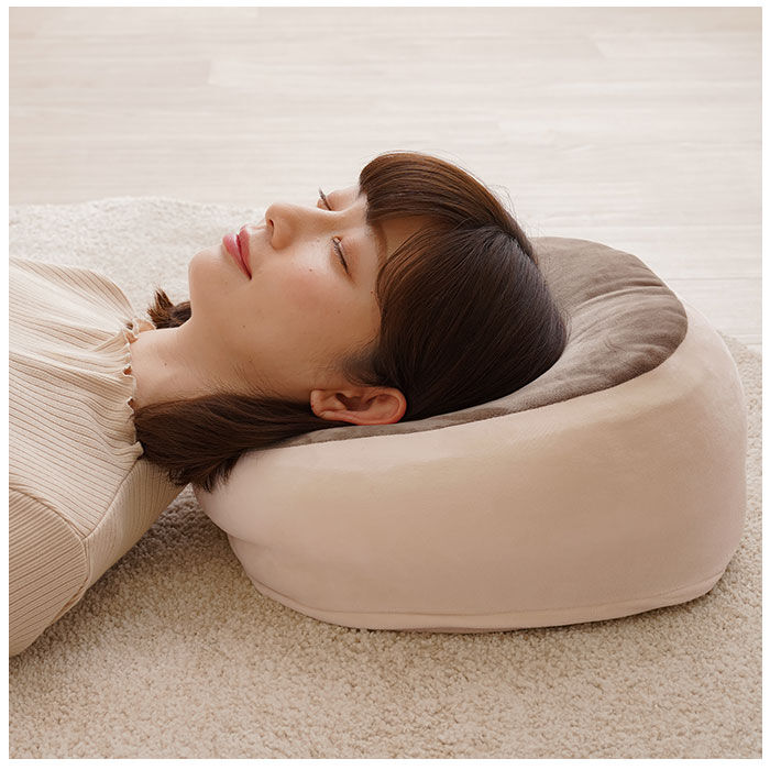 BACKYARD FAMILY「デスクワーク 昼寝 クッション 通販 もっちり顔すっぽりクッション お昼寝枕 枕」|その他|