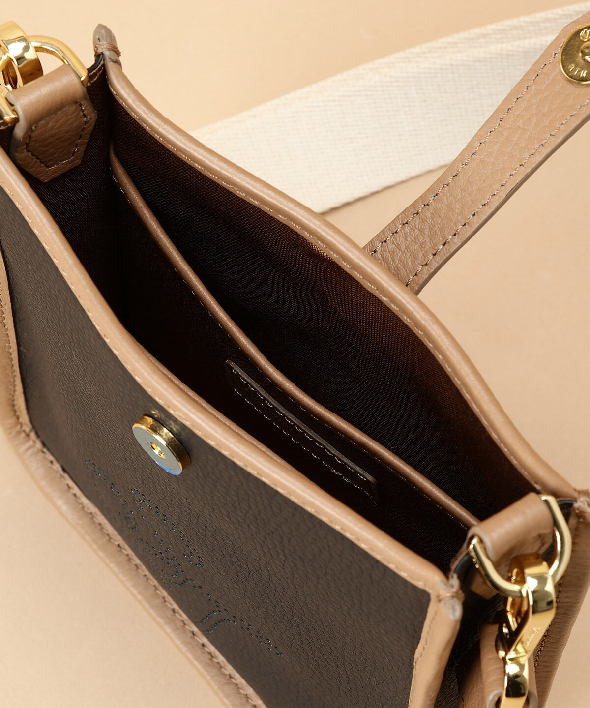 Samantha Thavasa「パンチングデザイン スクエアショルダーバッグ」|ショルダー・メッセンジャー|