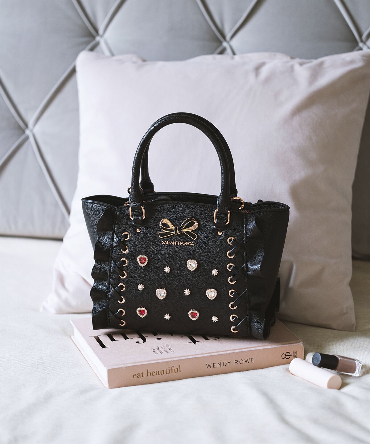 Samantha Vega「レースアップハートビジューフラッタ―(ミニ)」|ショルダー・メッセンジャー|