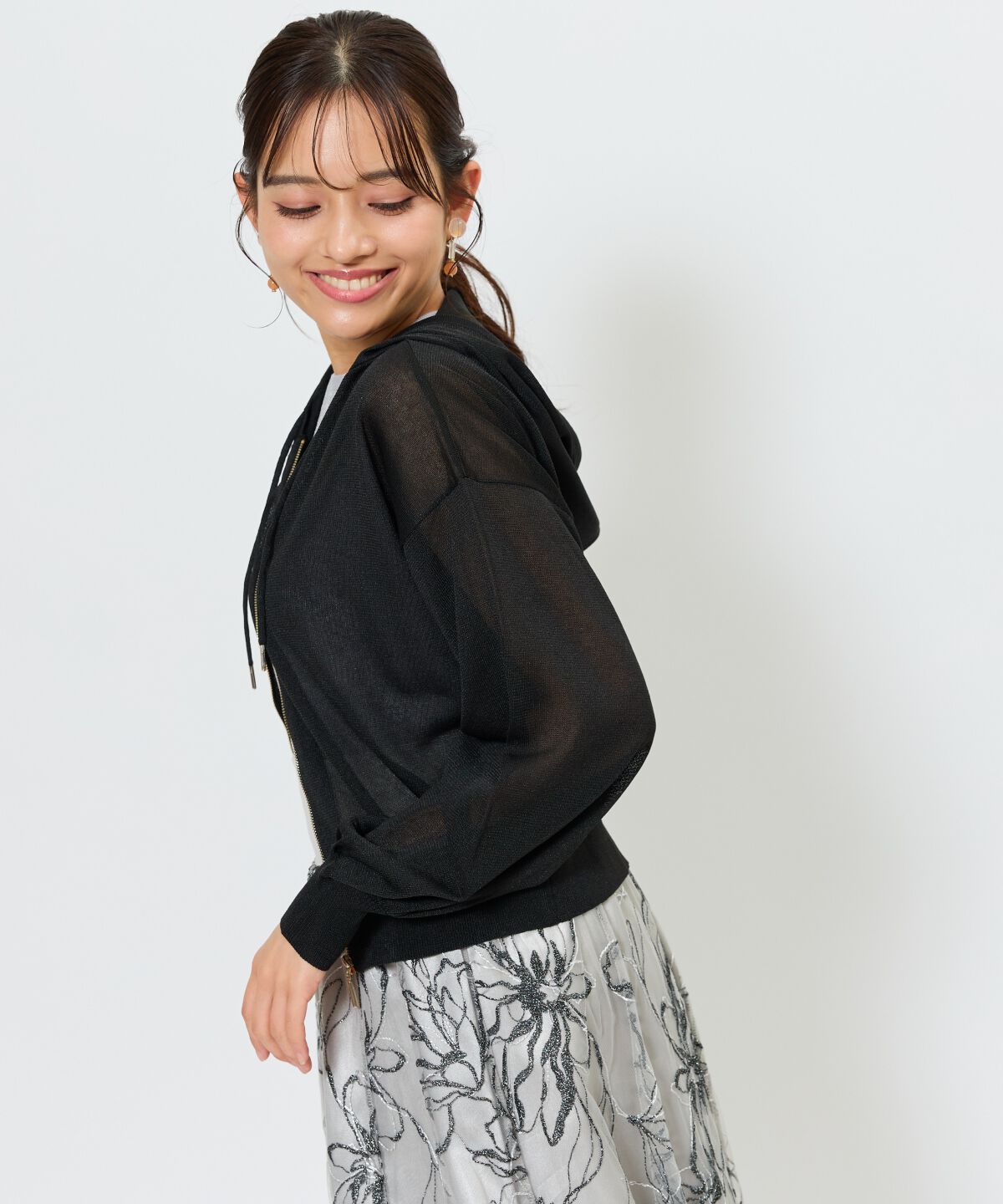 アンドクチュール「コンパクトシアーフーディー」|パーカー|