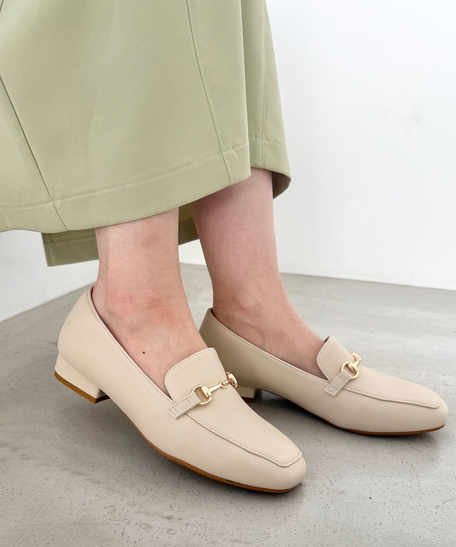 ORiental TRaffic「【跳べるパンプス/シリーズ累計１５０万足突破】スクエアトゥ ビット モチーフ  ローファー /R-3210」|パンプス|