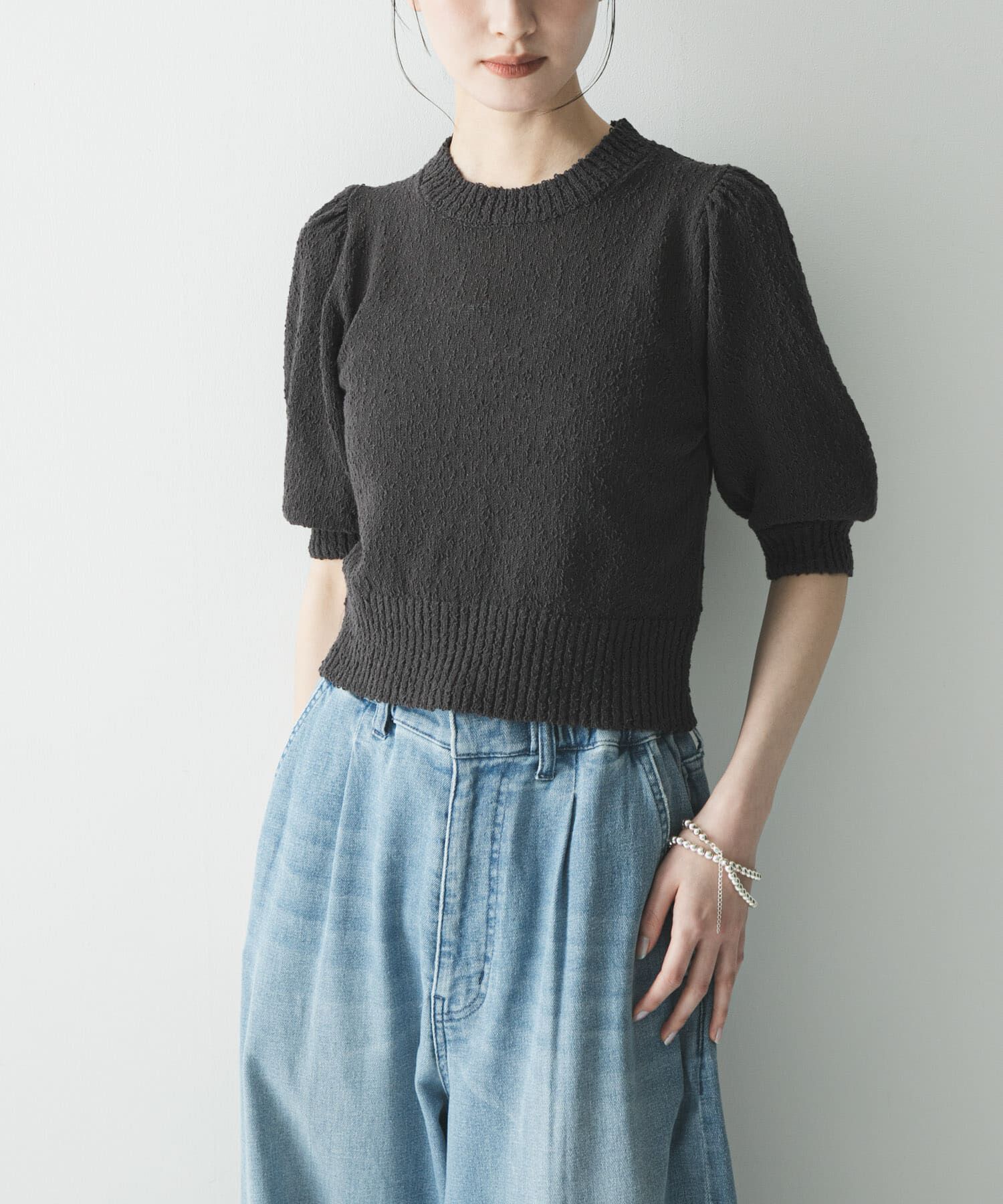 URBAN RESEARCH「ボリューム袖ショート丈ニット」|ニット・セーター|チャコールグレー