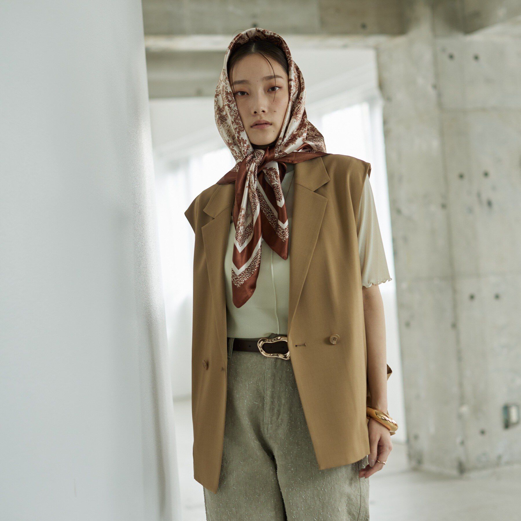 GALLEST「Comfy SET UP｜ベルテッドジレ【セットアップ対応／通勤／カセット服／接触冷感／UVカット】」|ベスト・ジレ|キャメルブラウン(0