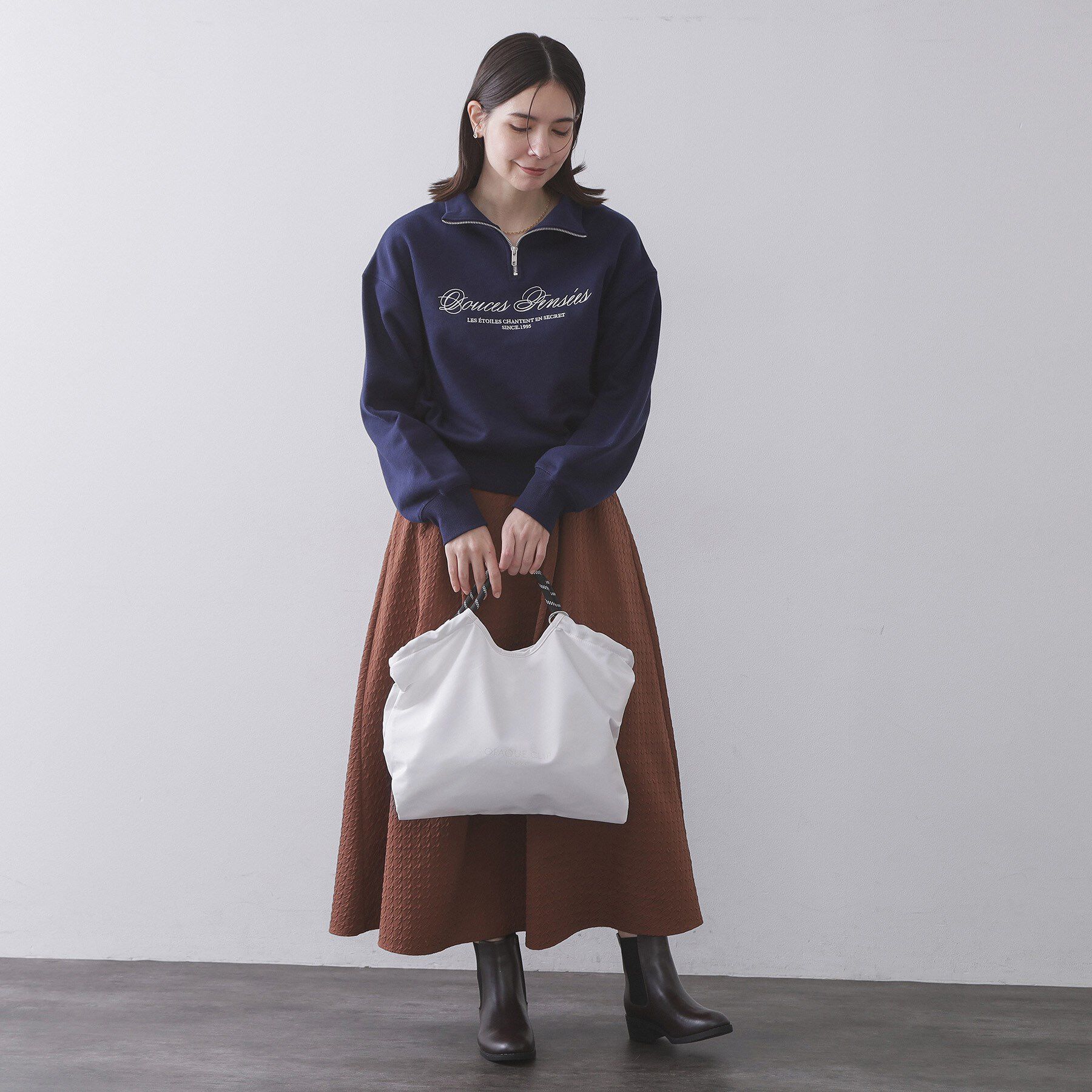 OPAQUE.CLIP「ロープハンドルドロストミドルトートバッグ【軽量／A4サイズ対応】」|トートバッグ|