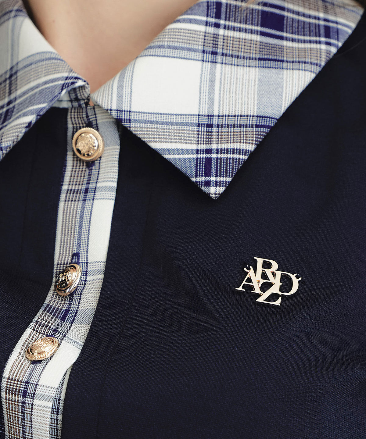 REDYAZEL「ロゴブローチブラウス&times;チェックプリーツミニスカートセットアップ」|ワンピース|