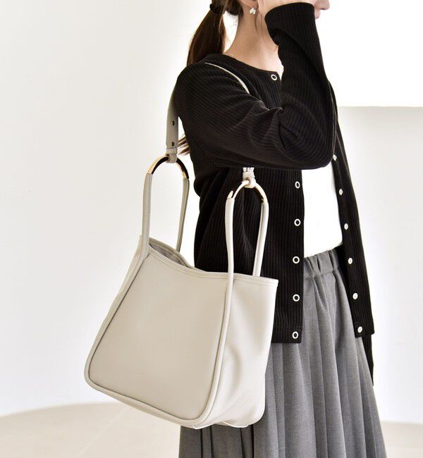 quaranciel「quaranciel: A4 メタルハンドル 2way スクエア トートバッグ」|トートバッグ|ライトグレー