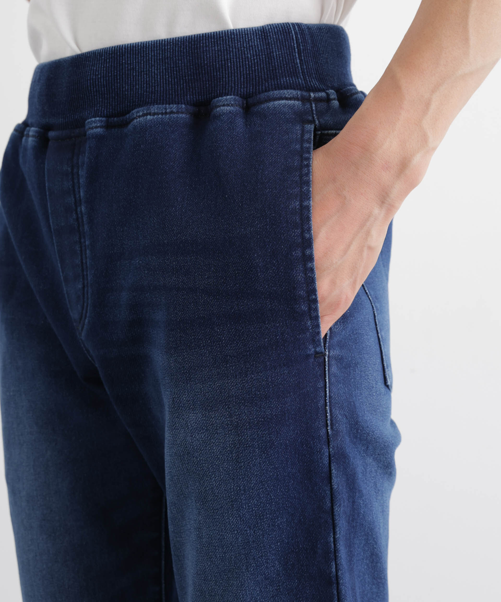 nano･universe「｢Meaningful Continuity｣ ストレッチデニムジョガーパンツ」|チノ|