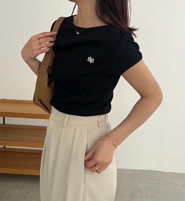  「【Tシャツが苦手な方にも◎】1ポイントボートネックTシャツ」|Tシャツ・カットソー|