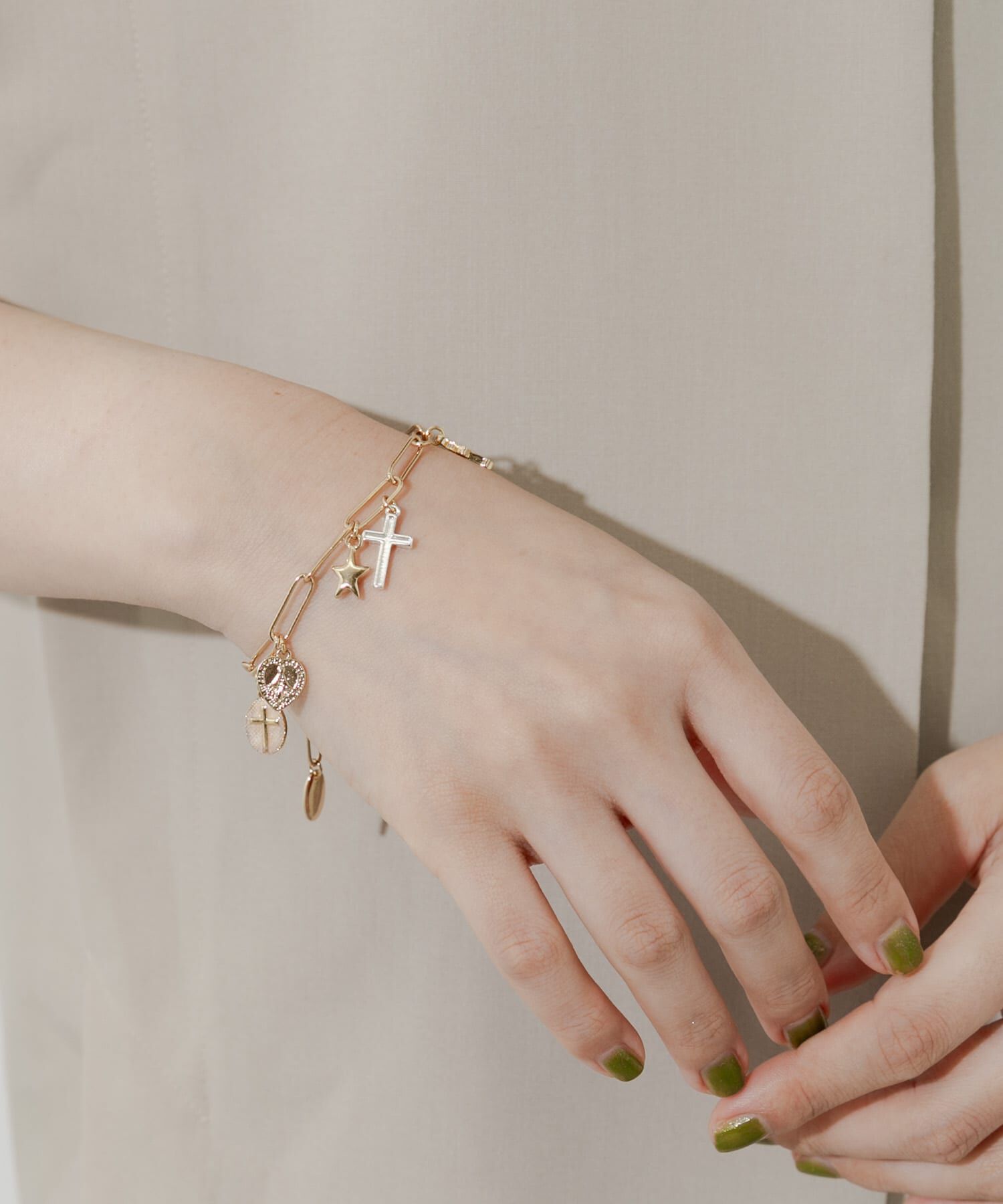 SMELLY「クロスコインチャームブレスレット」|ブレスレット・バングル|