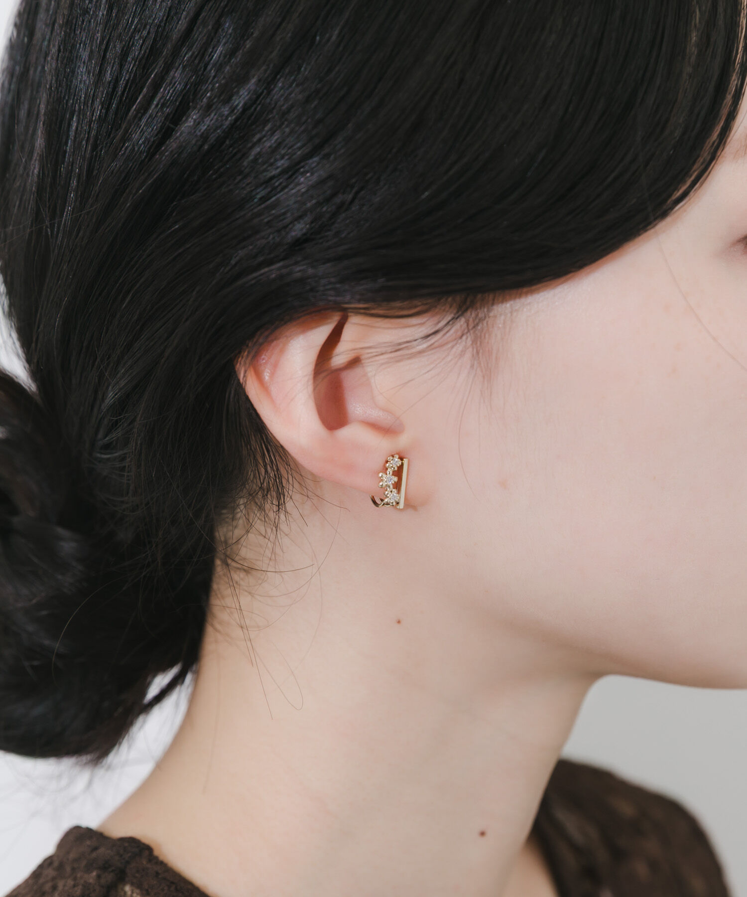 SMELLY「フラワービジューオメガイヤリング」|イヤリング|