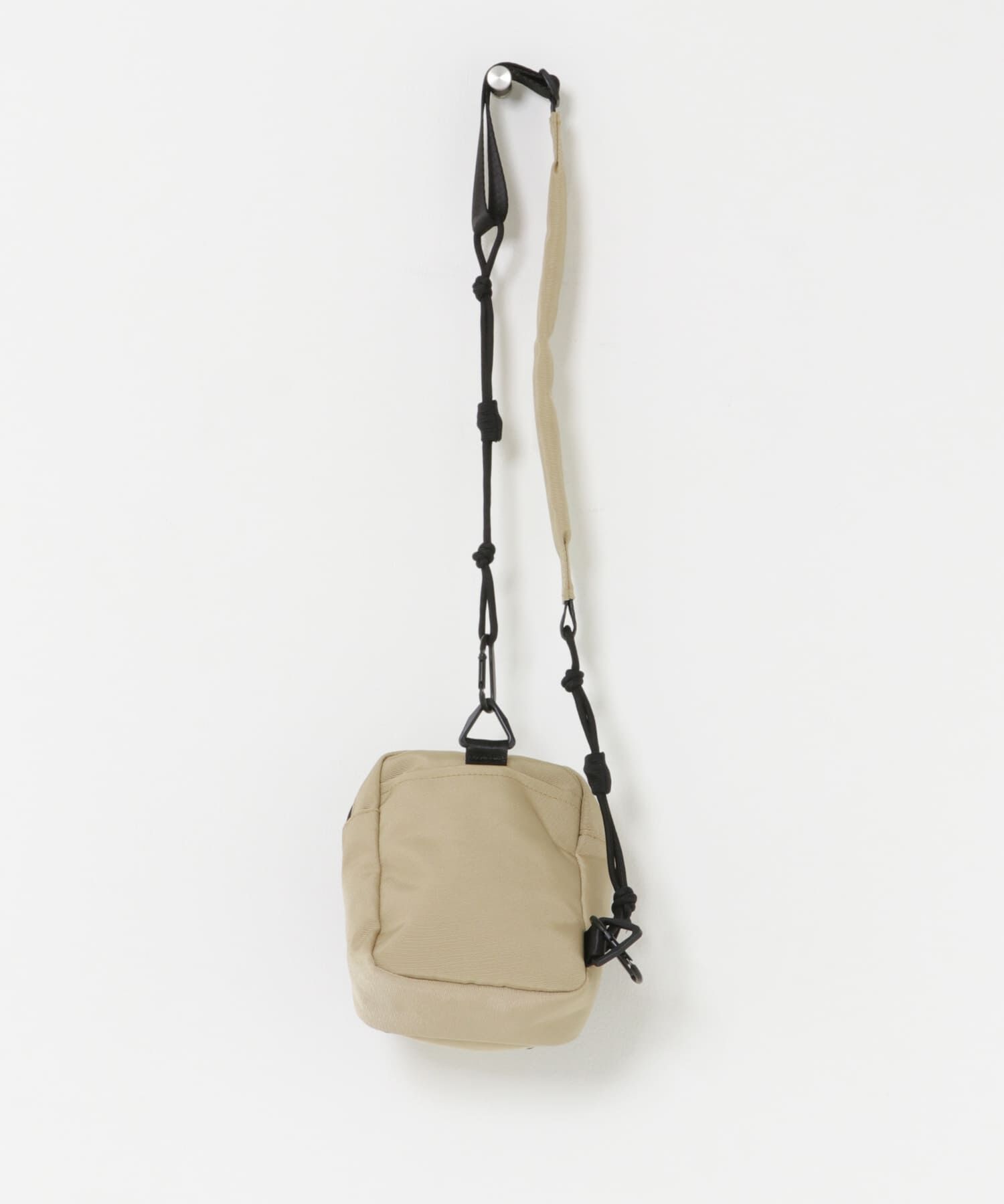 URBAN RESEARCH DOORS「コンパクトマルチポケットショルダーバッグ」|ショルダー・メッセンジャー|