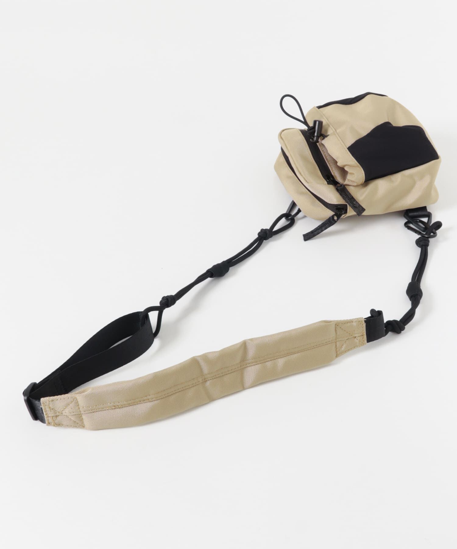 URBAN RESEARCH DOORS「コンパクトマルチポケットショルダーバッグ」|ショルダー・メッセンジャー|