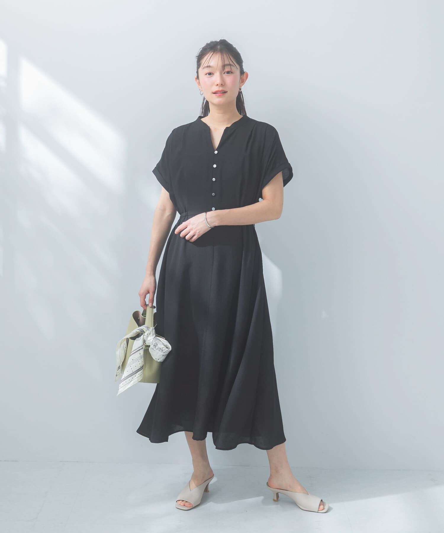 URBAN RESEARCH ROSSO「ウォッシャブルセミシアー2WAYネックワンピース」|ワンピース|