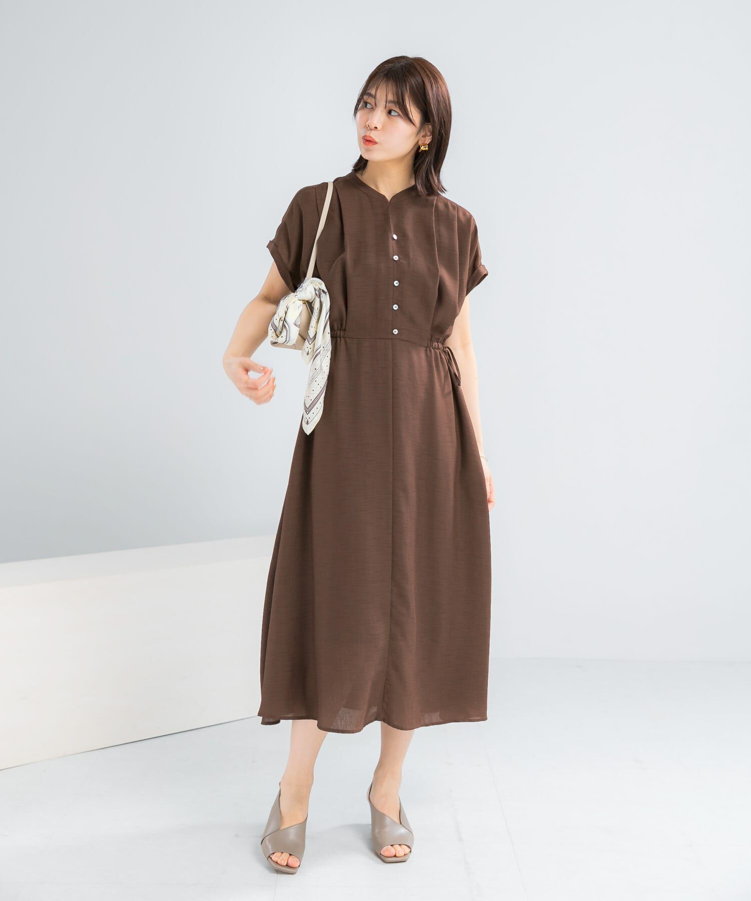 URBAN RESEARCH ROSSO「ウォッシャブルセミシアー2WAYネックワンピース」|ワンピース|