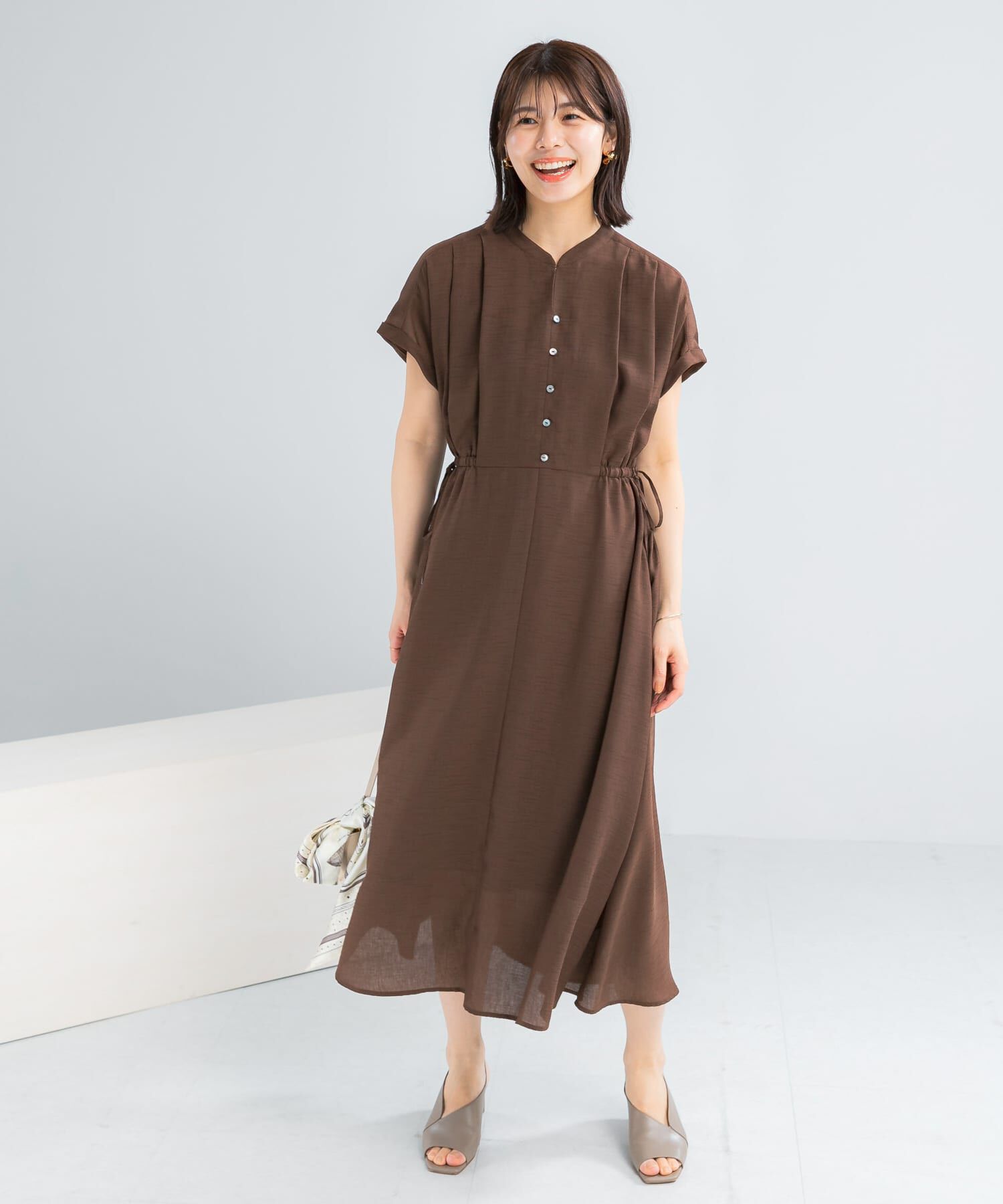 URBAN RESEARCH ROSSO「ウォッシャブルセミシアー2WAYネックワンピース」|ワンピース|