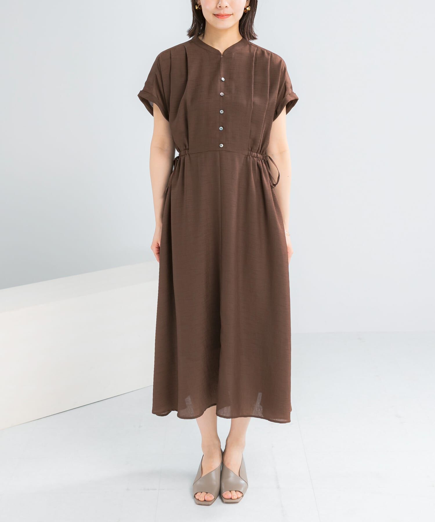 URBAN RESEARCH ROSSO「ウォッシャブルセミシアー2WAYネックワンピース」|ワンピース|