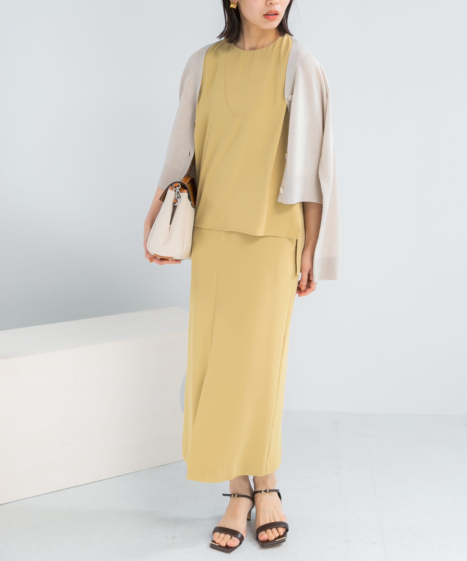 URBAN RESEARCH ROSSO「バックメタルポイントストレートワンピース」|ワンピース|ゴールド系その他