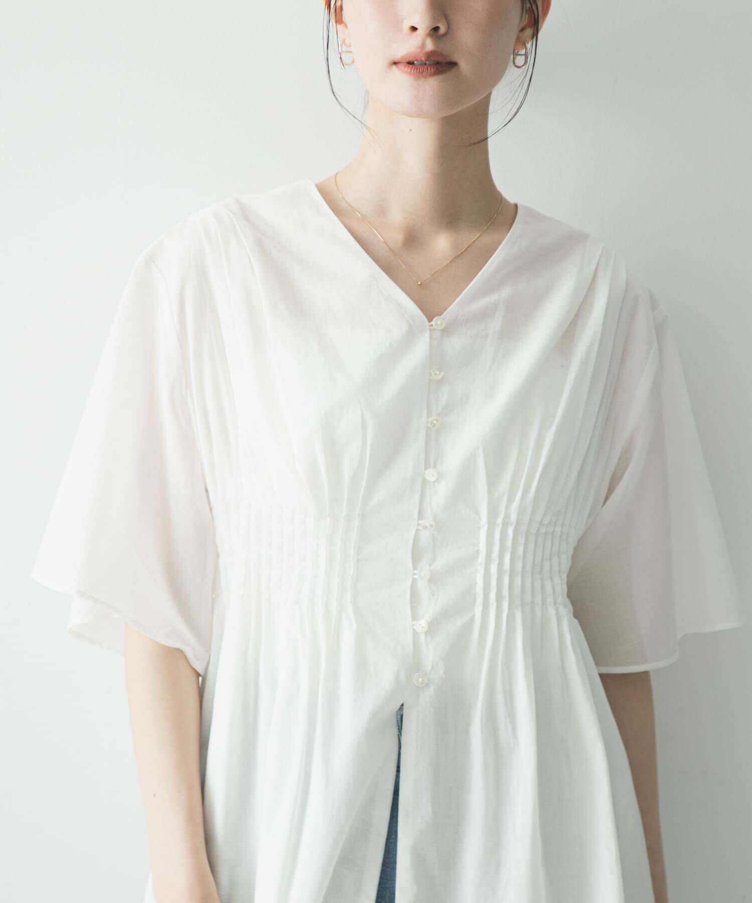 URBAN RESEARCH「コットンボイルタックデザインブラウス」|シャツ・ブラウス|