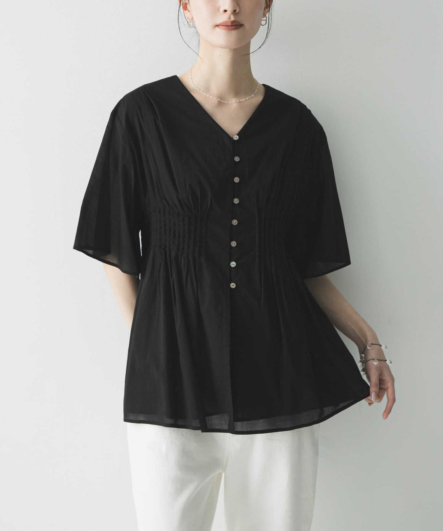 URBAN RESEARCH「コットンボイルタックデザインブラウス」|シャツ・ブラウス|ブラック