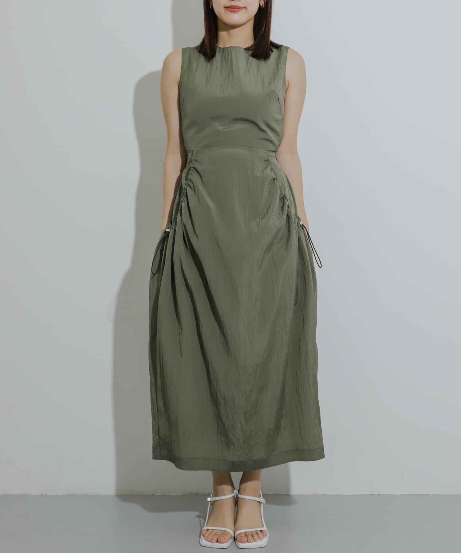 SENSE OF PLACE by URBAN RESEARCH「ナイロンギャザーコクーンワンピース」|ワンピース|