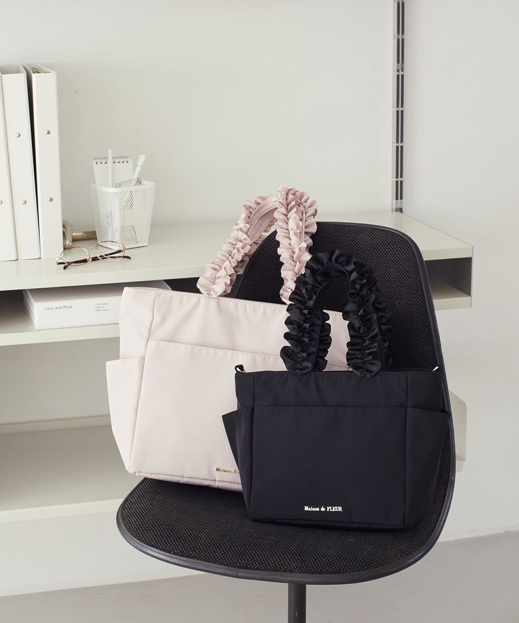 Maison de FLEUR「撥水加工フリルハンドルトートバッグ」|トートバッグ|