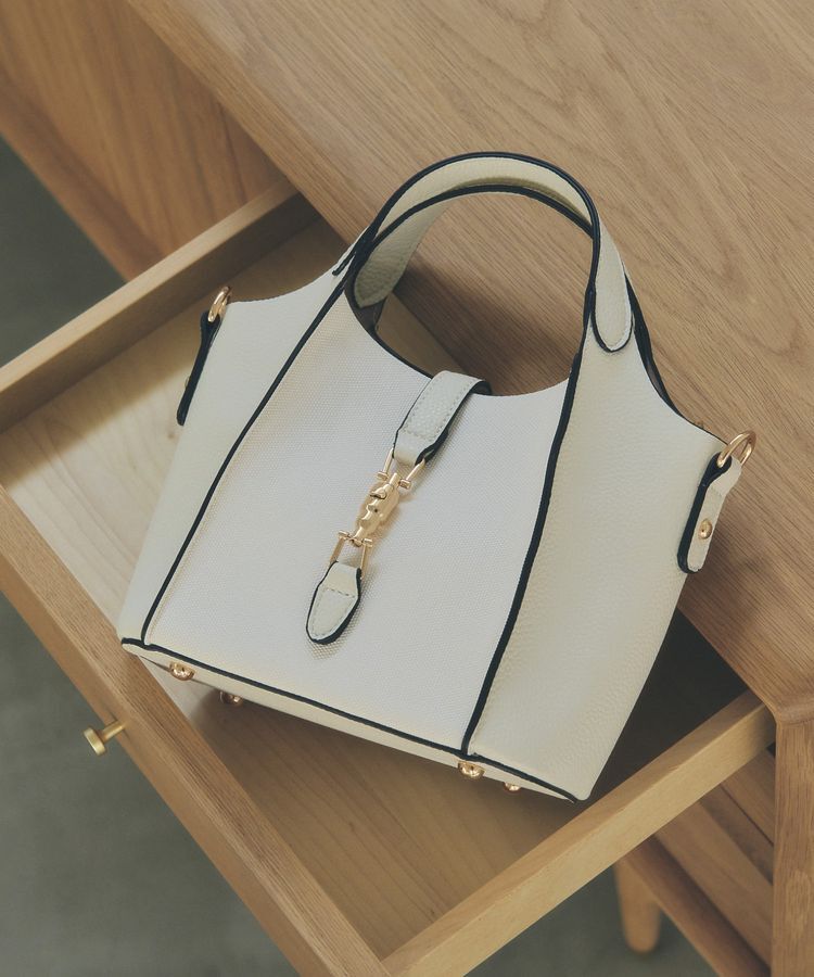 YECCA VECCA「4wayミニバッグ」|ハンドバッグ|Ivory