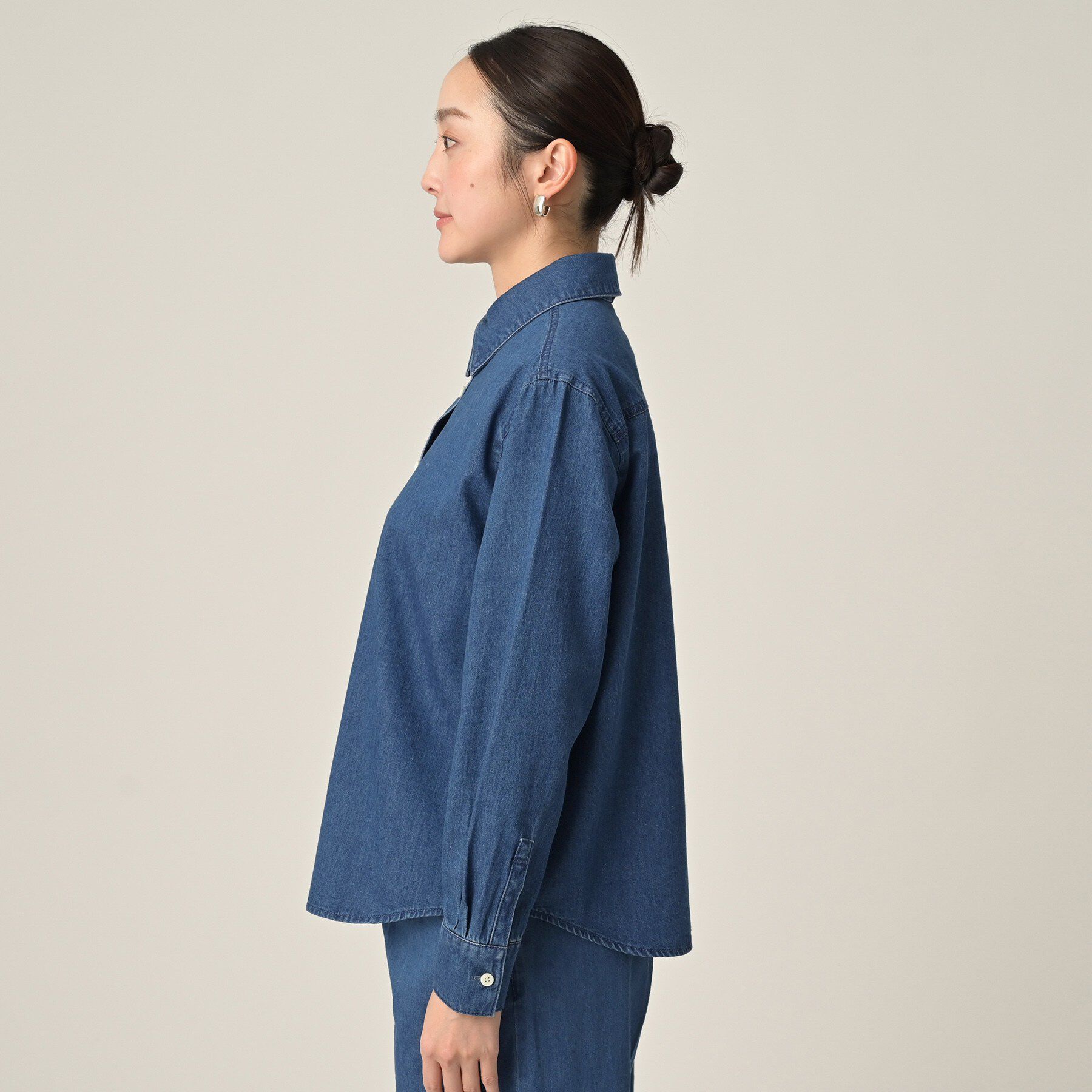 UNTITLED「【セットアップ可/ボウタイ】ライトウェイトデニムブラウス」|シャツ・ブラウス|