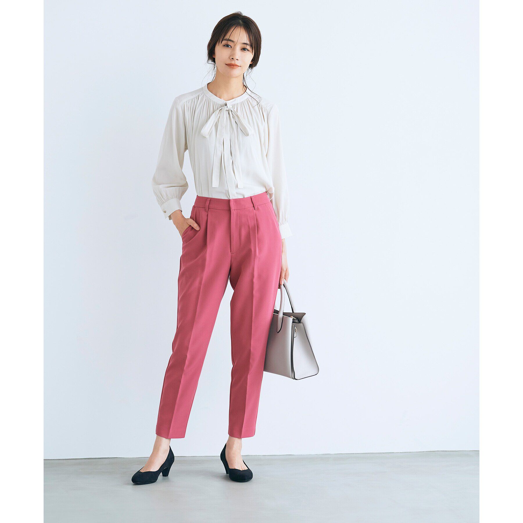 grove「【ふわっと心地よい足入れ】やわここち(R)Vカットパンプス」|パンプス|