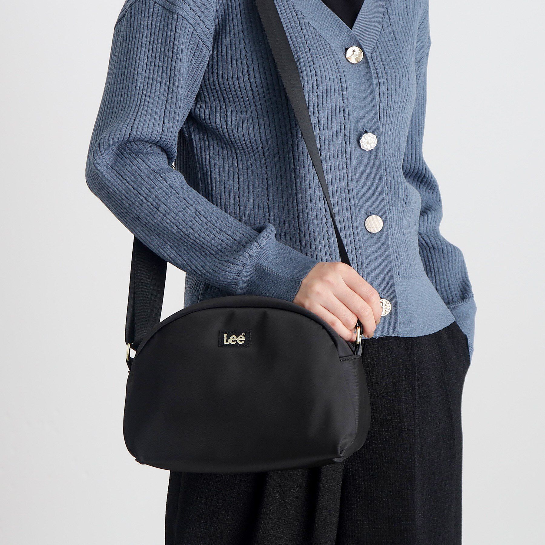 grove「【Lee別注】サークルボディショルダー」|ショルダー・メッセンジャー|ﾌﾞﾗｯｸ(019)