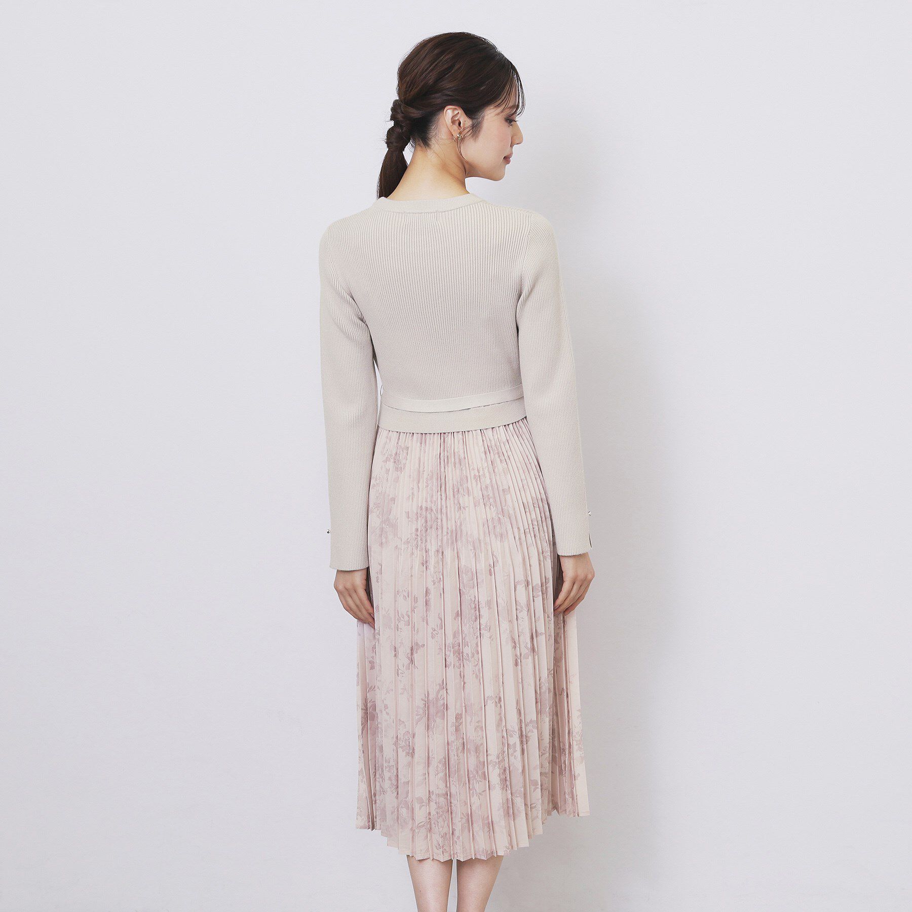 index「フラワープリーツドッキングニットワンピース【洗濯機OK】」|ワンピース|