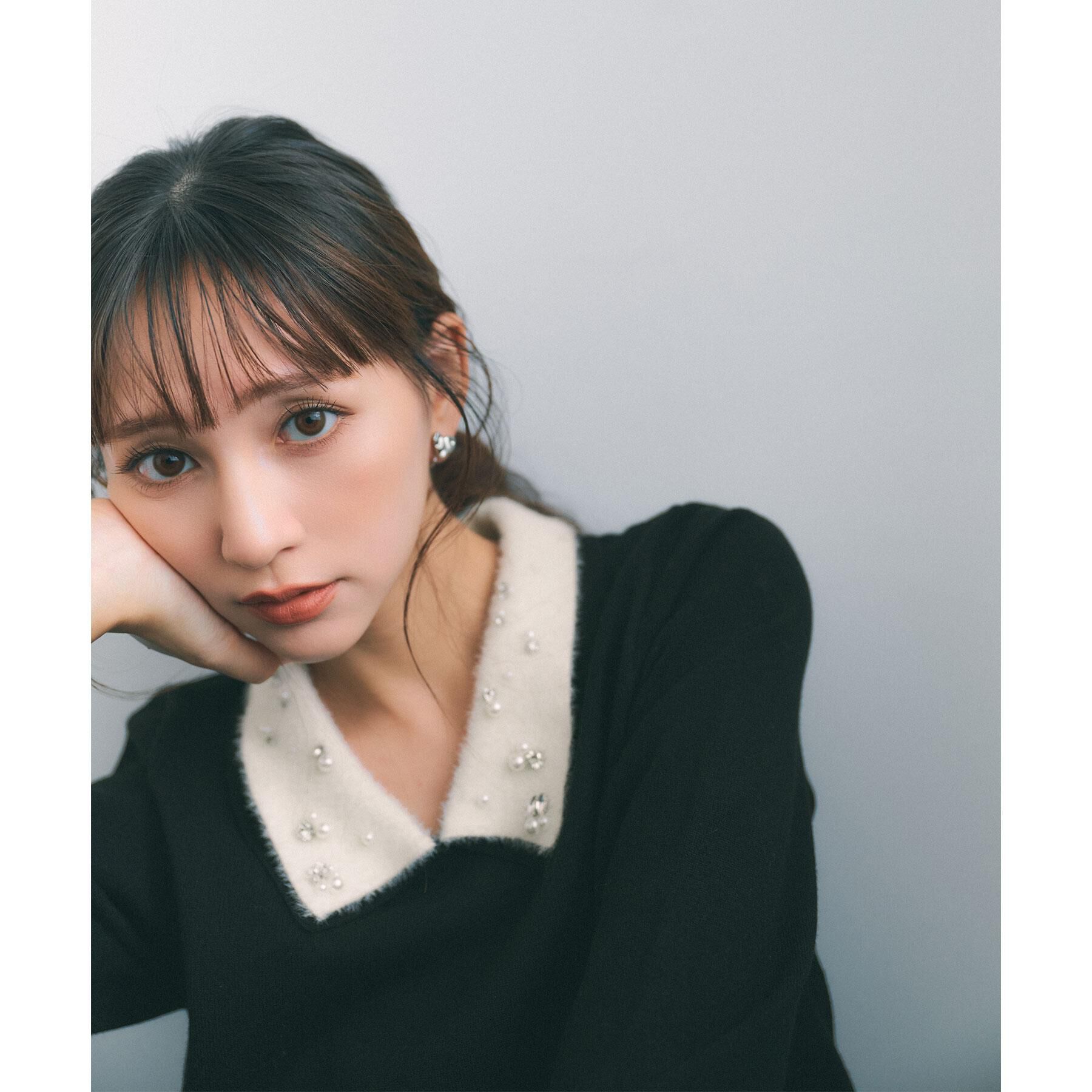 index「ダブルビジューフェザー衿付きニット【洗濯機OK】」|ニット・セーター|