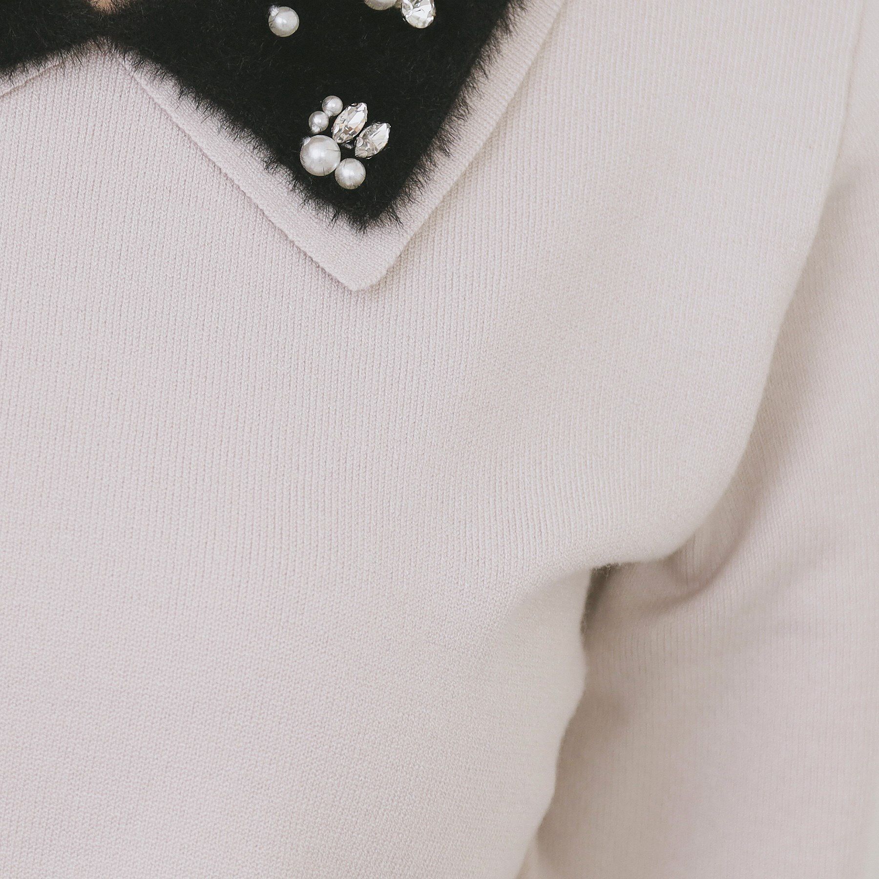 index「ダブルビジューフェザー衿付きニット【洗濯機OK】」|ニット・セーター|