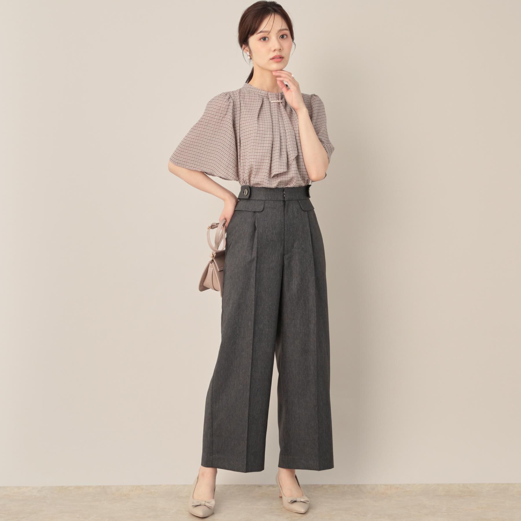 Couture broach「【着映え・5分袖・通勤】パール調タイチェックプリントブラウス」|シャツ・ブラウス|