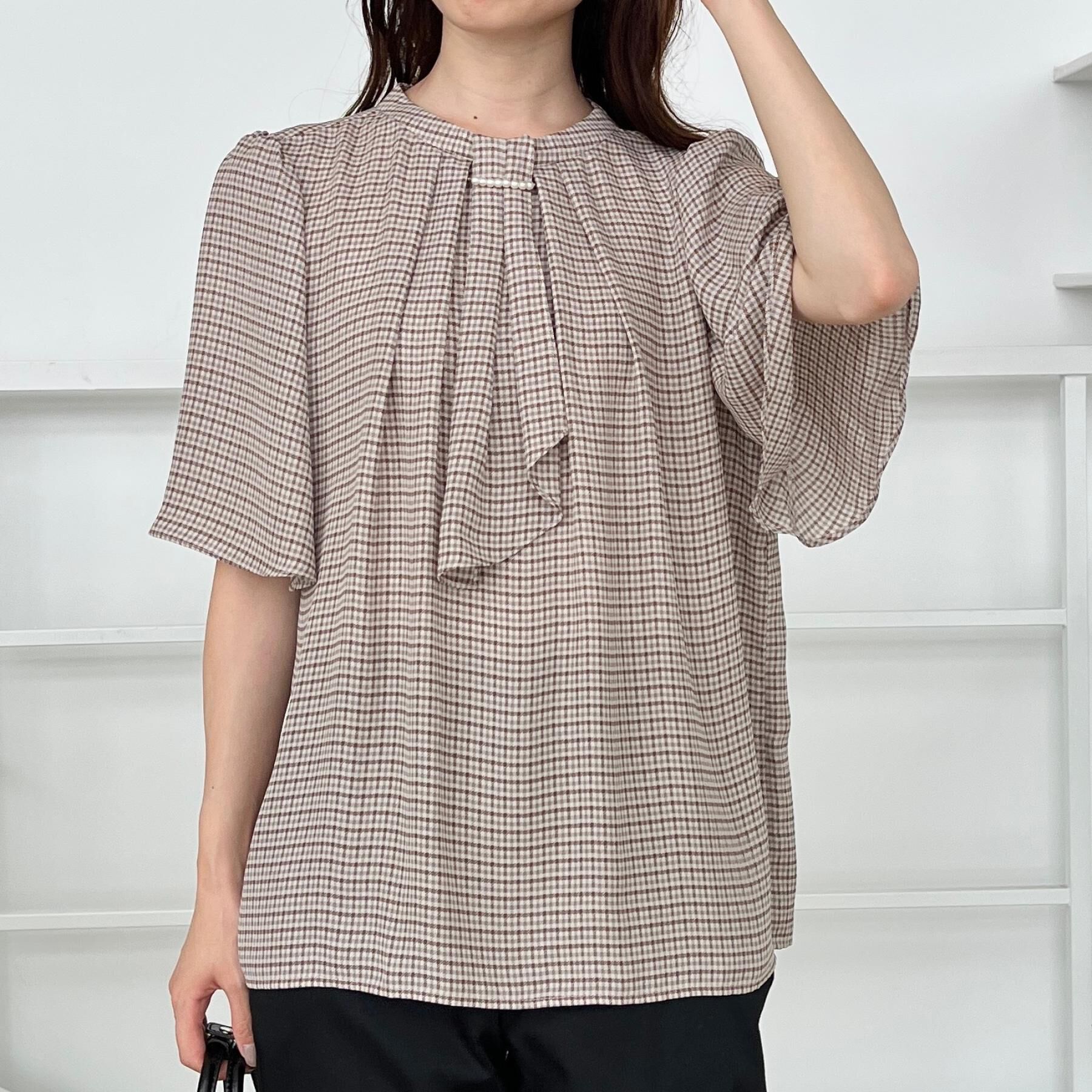 Couture broach「【着映え・5分袖・通勤】パール調タイチェックプリントブラウス」|シャツ・ブラウス|