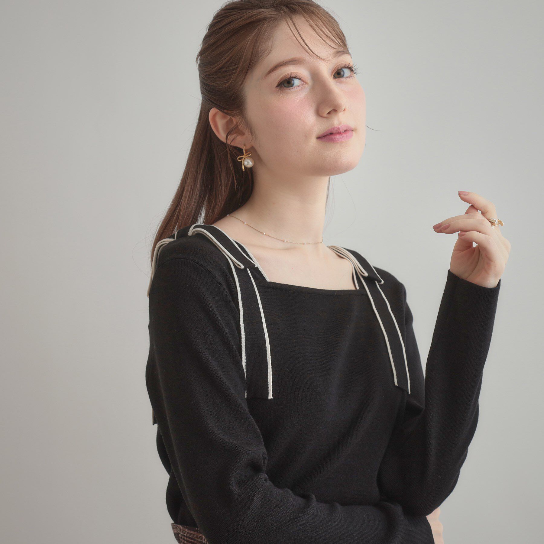 Couture broach「【着映え・フェミニン・高見え】配色リボン総針ニットトップス」|ニット・セーター|