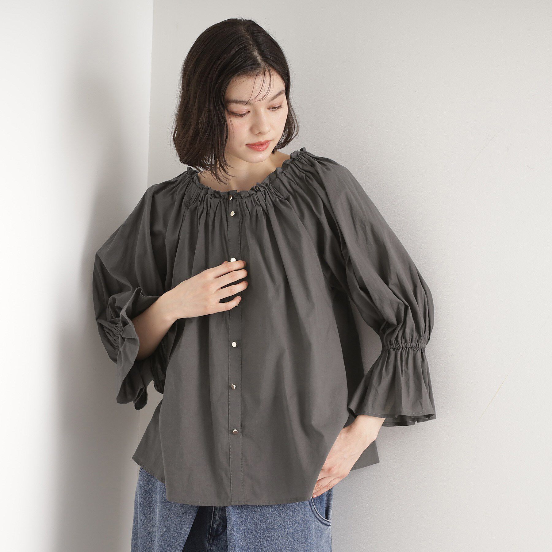 THE SHOP TK「【前後2WAY】ギャザーブラウス/洗濯機OK」|シャツ・ブラウス|スミクロ(018)