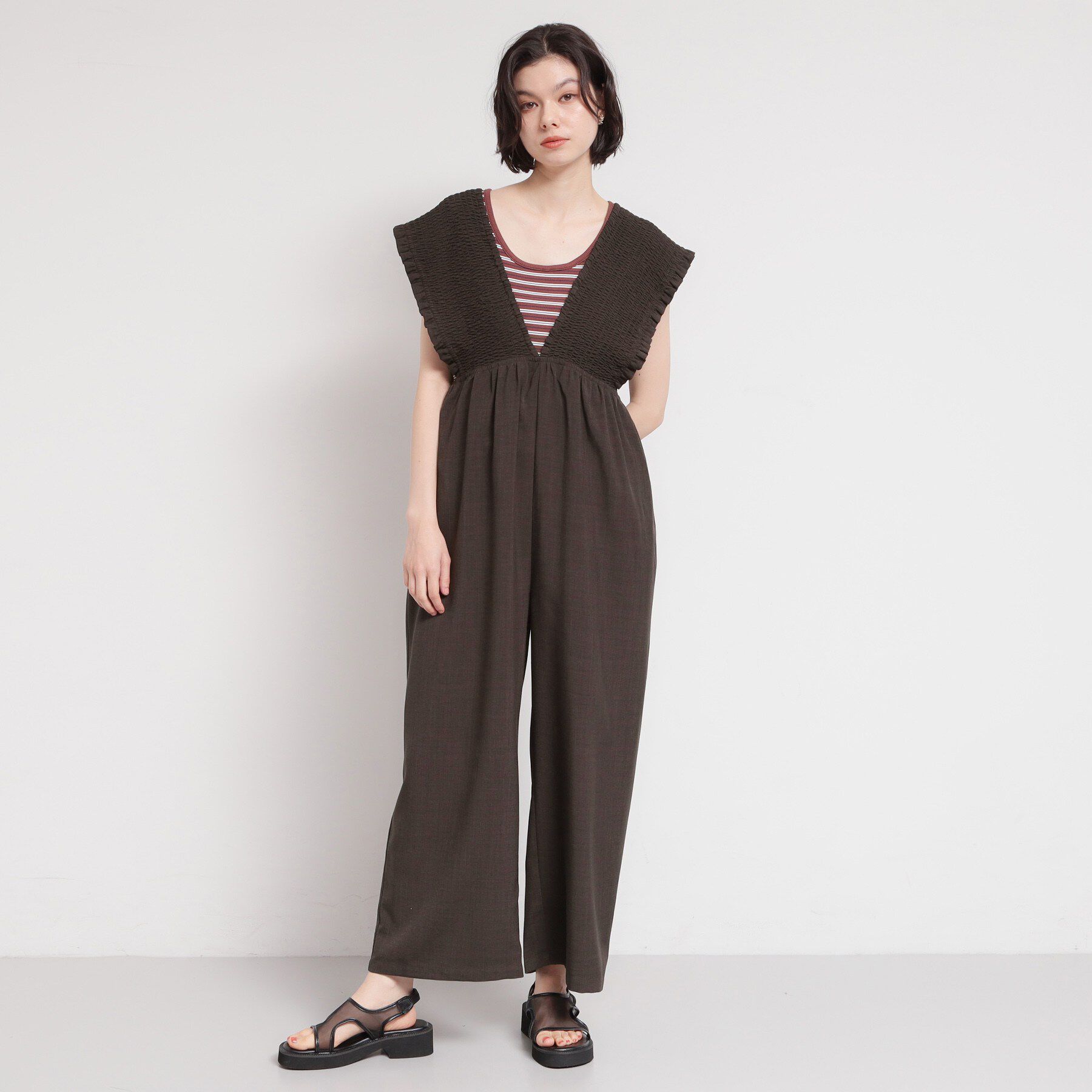 THE SHOP TK「ラクに着られてすっきり見え シャーリングサロペット」|オールインワン|