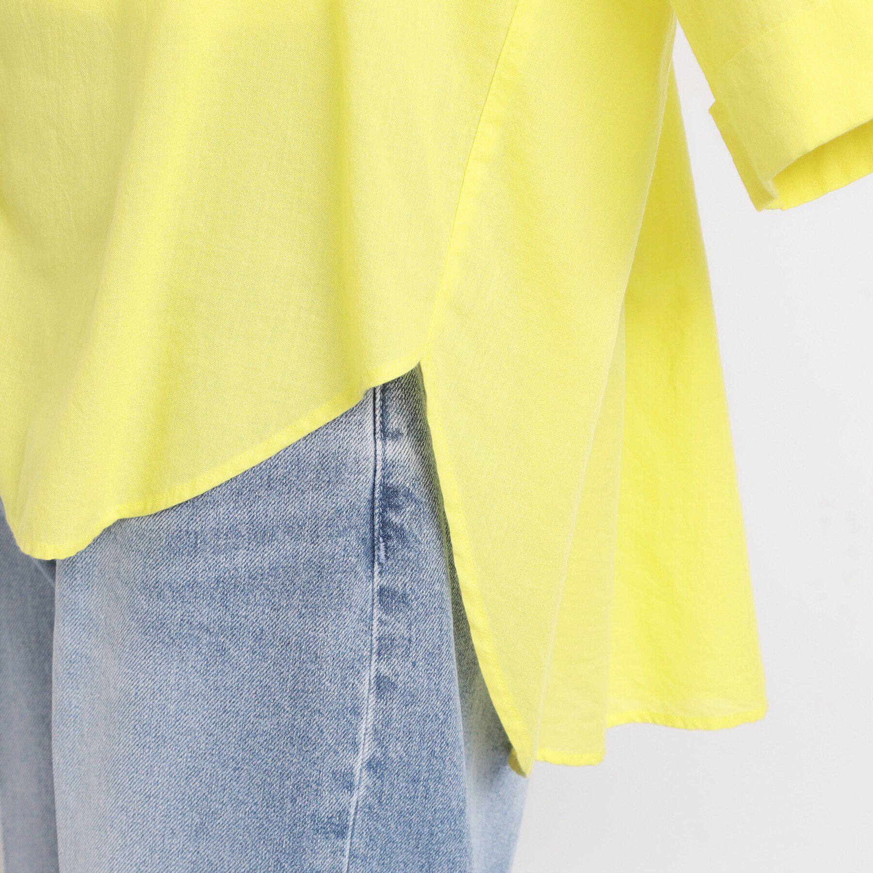 THE SHOP TK「ポジティブカラーが映える　バイオウォッシュバックギャザーシャツ」|シャツ・ブラウス|